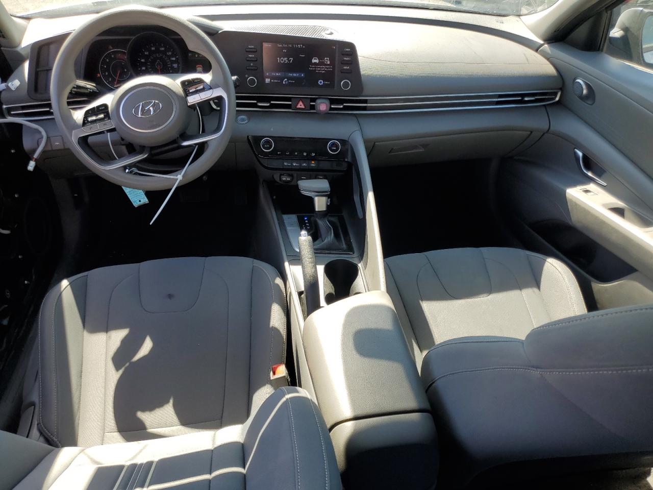 2021 Hyundai Elantra - Image 8