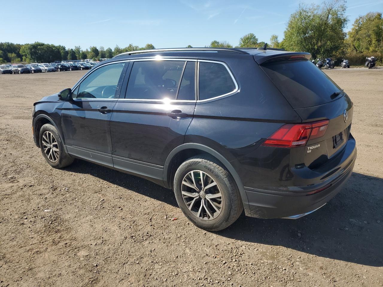 3VV2B7AX1KM157898 2019 VOLKSWAGEN TIGUAN - Image 2