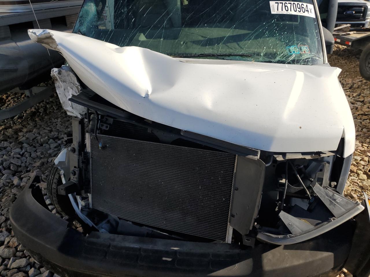 2018 GMC Savana - Image 11