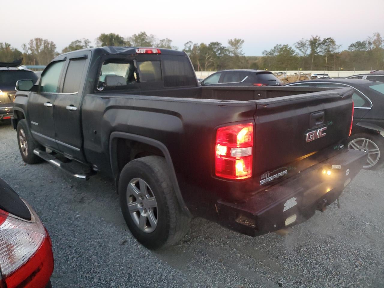 2014 GMC Sierra - Image 2