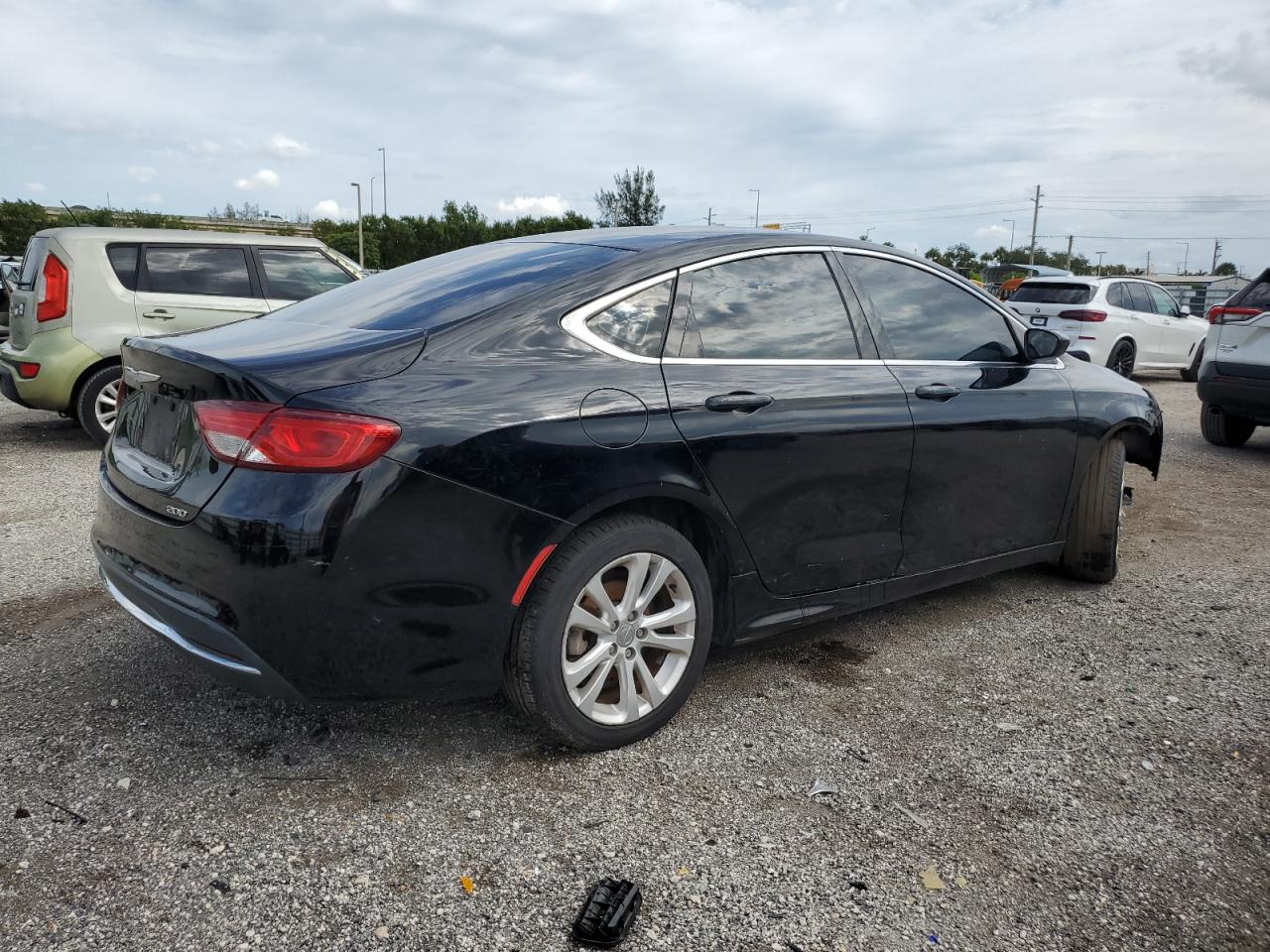 2015 Chrysler 200 - Image 3