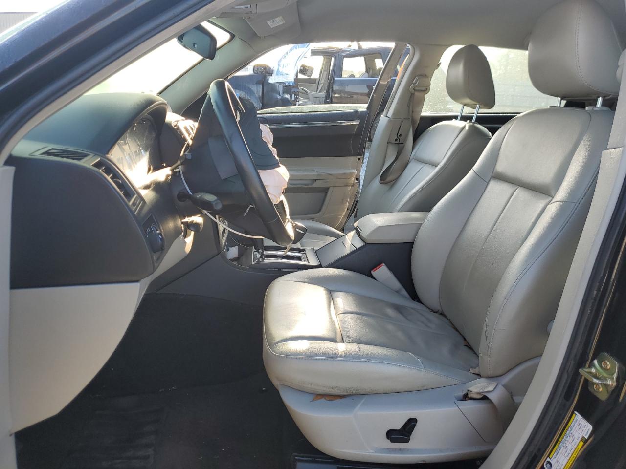 2006 Chrysler 300 - Image 7