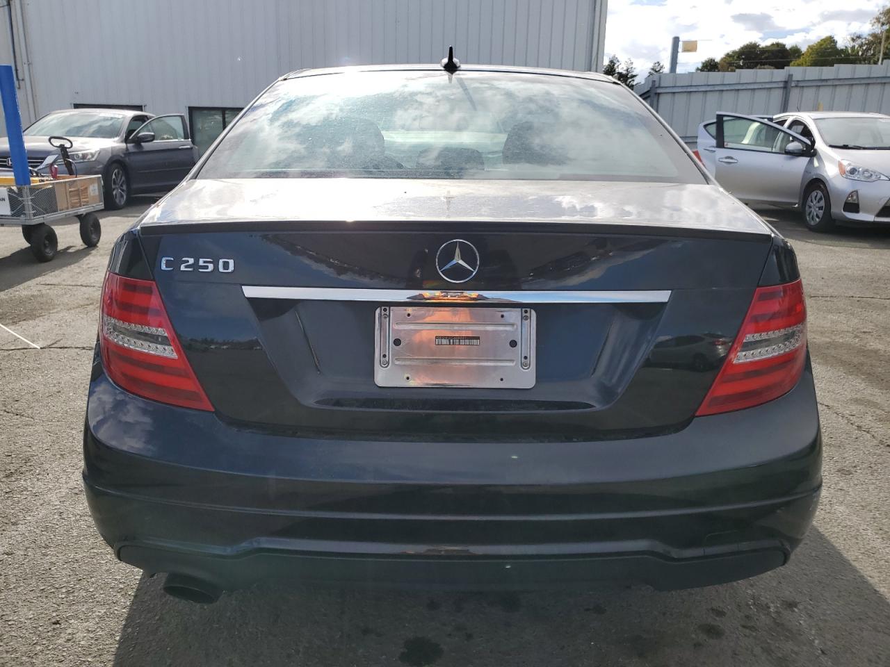 2012 Mercedes-Benz C 250 VIN: WDDGF4HB7CA608581 Lot: 78282994