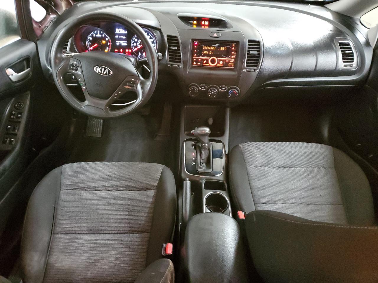 2017 Kia Forte - Image 8