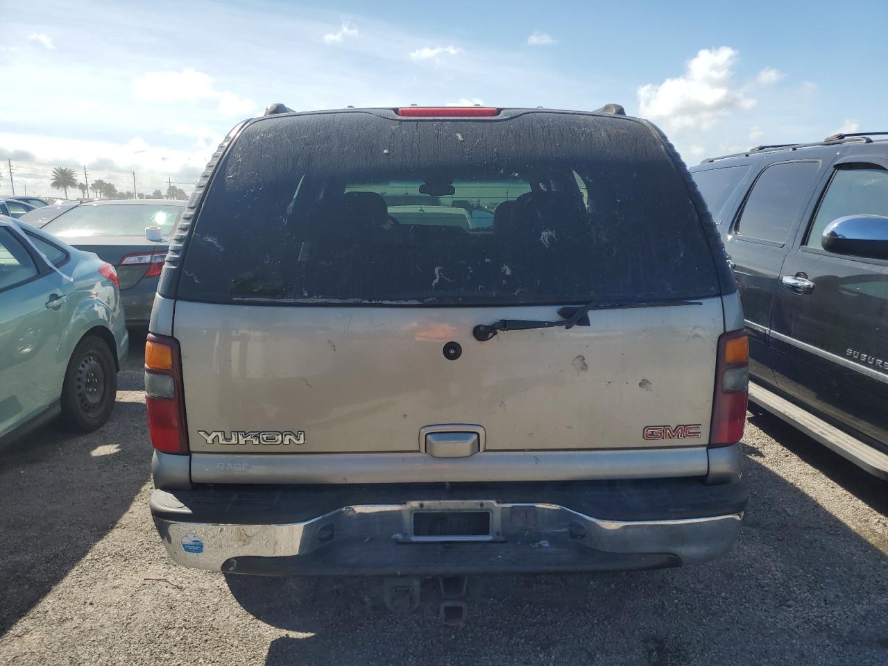 1GKEK13T9YJ105125 2000 GMC Yukon