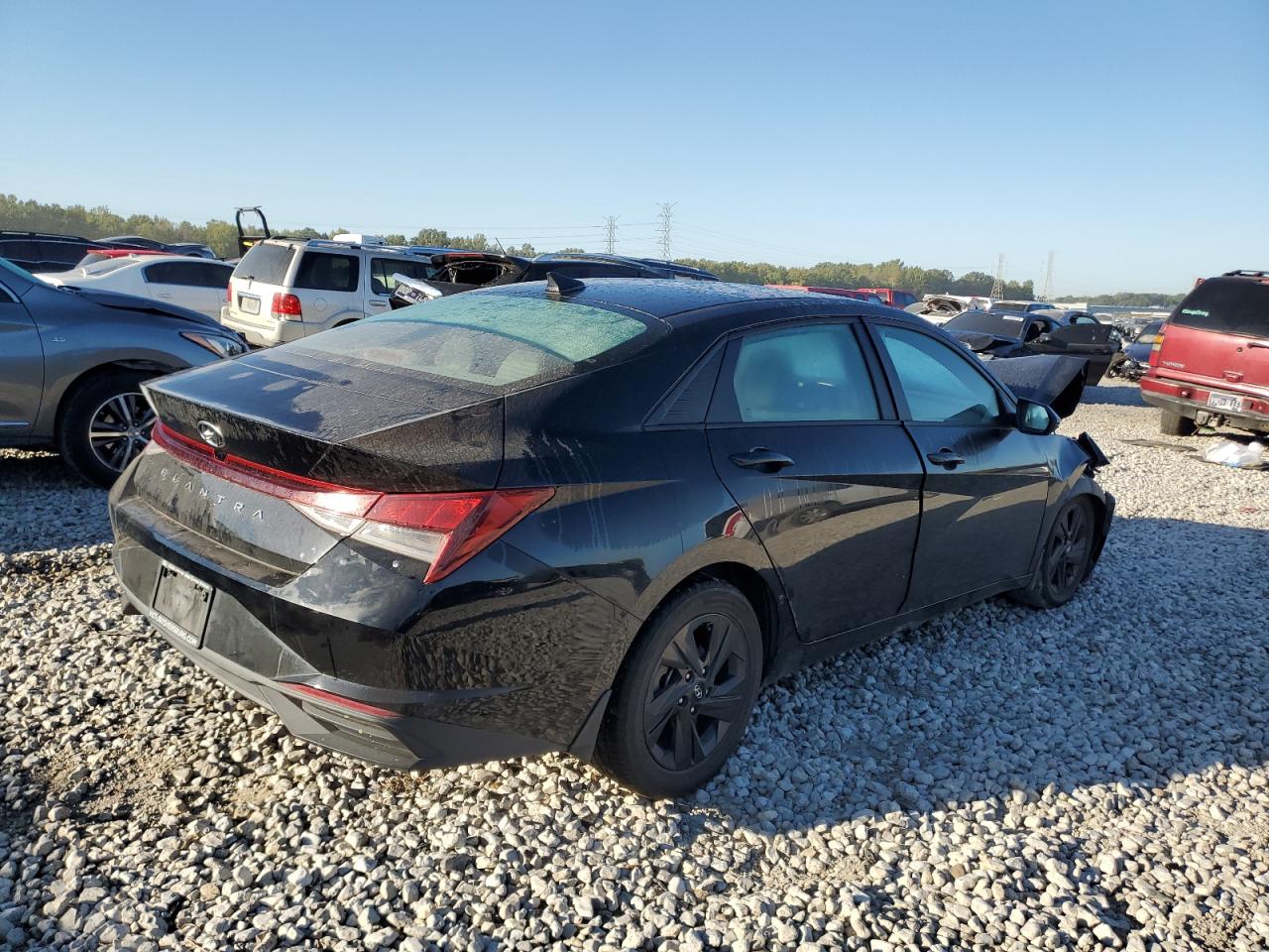 2022 Hyundai Elantra - Image 3