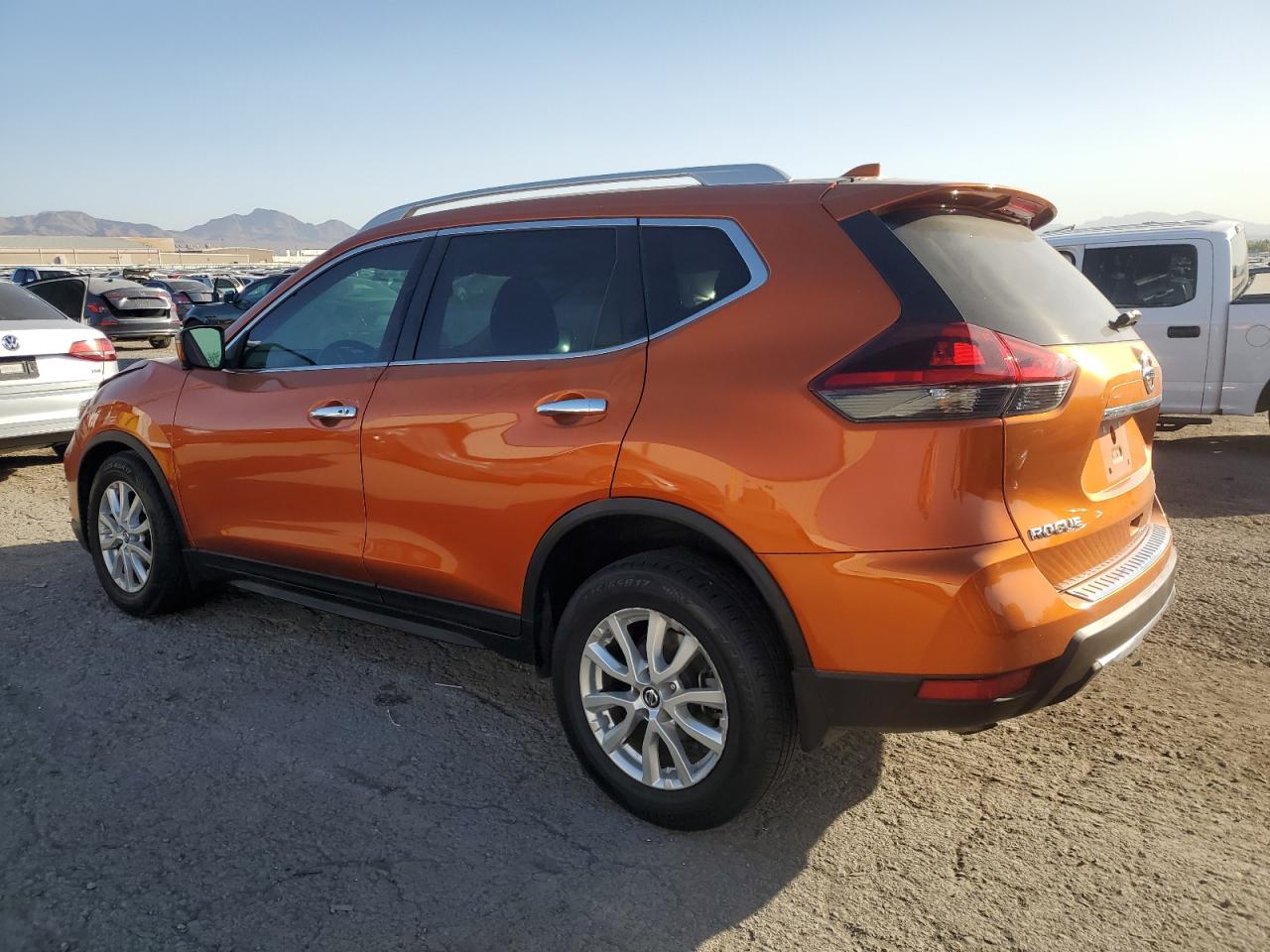 2018 Nissan Rogue - Image 2