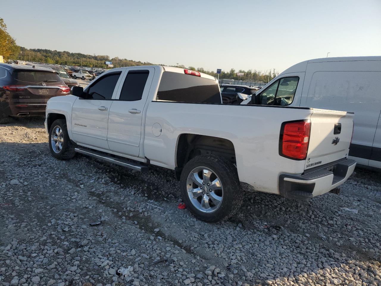 1GCVKREC8HZ115864 2017 Chevrolet Silverado K1500 Lt