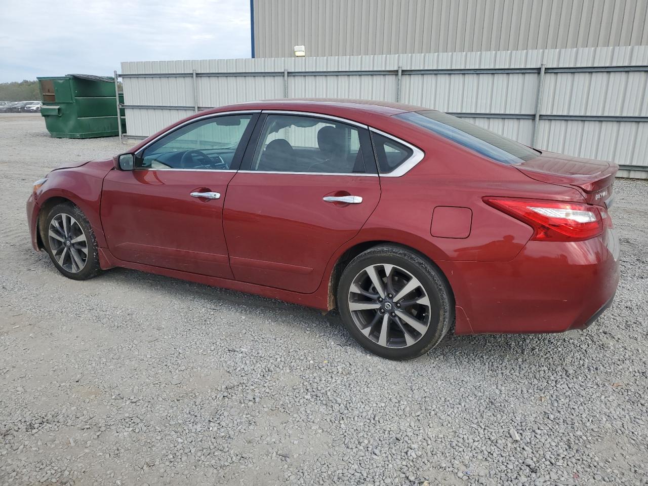 2016 Nissan Altima - Image 2
