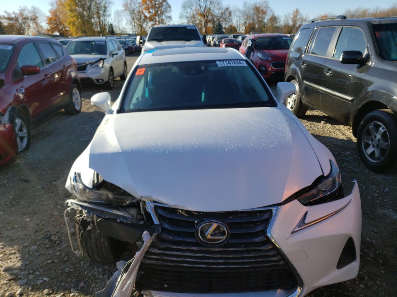 2019 Lexus IS - Image 5