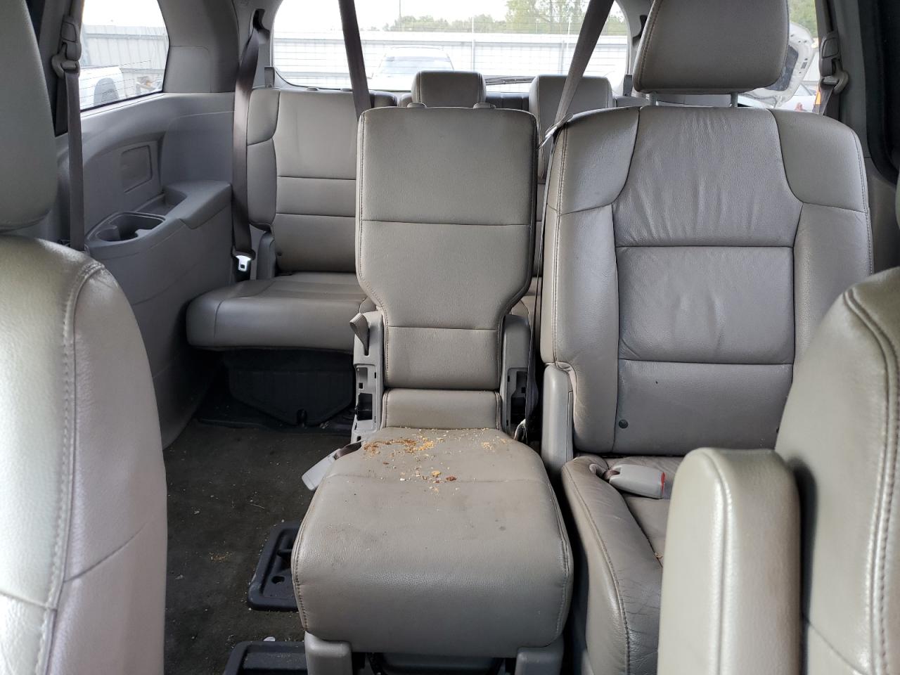 2011 Honda Odyssey - Image 10