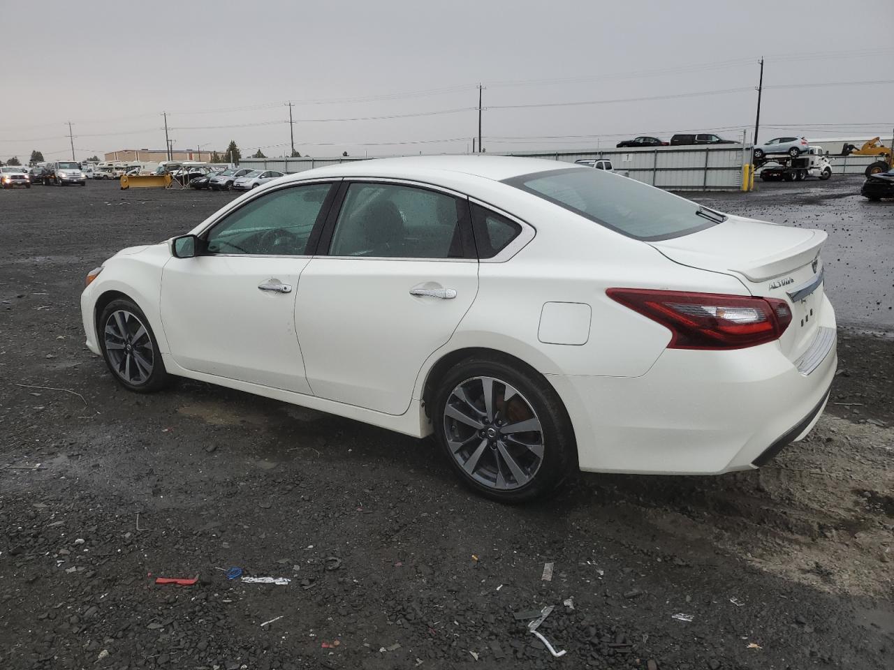 1N4AL3AP8HC120640 2017 NISSAN ALTIMA - Image 2