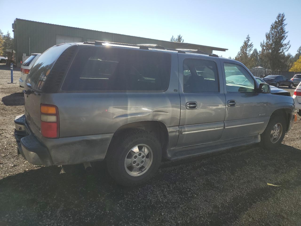 2000 Chevrolet Suburban - Image 3