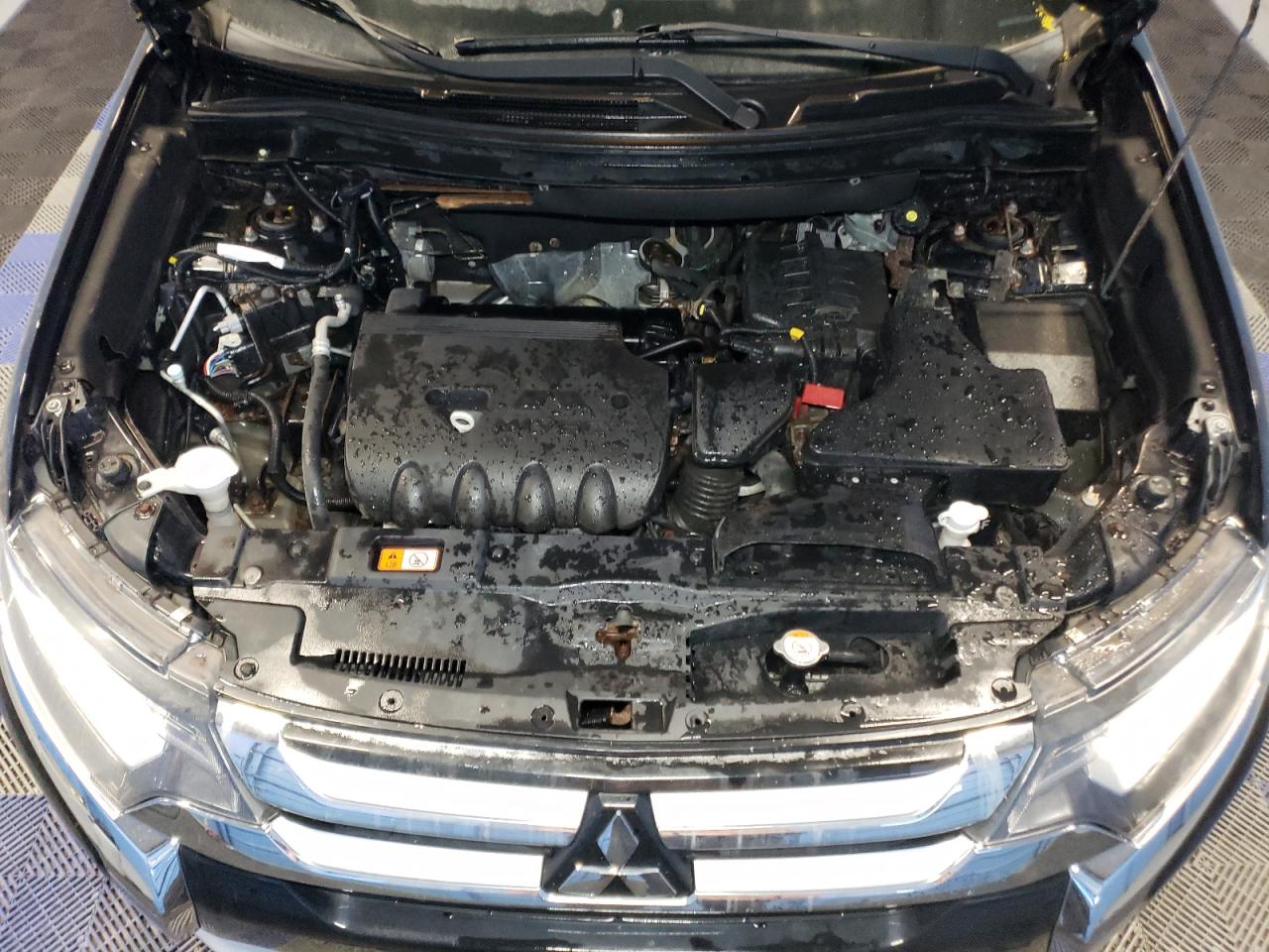 2016 Mitsubishi Outlander - Image 12