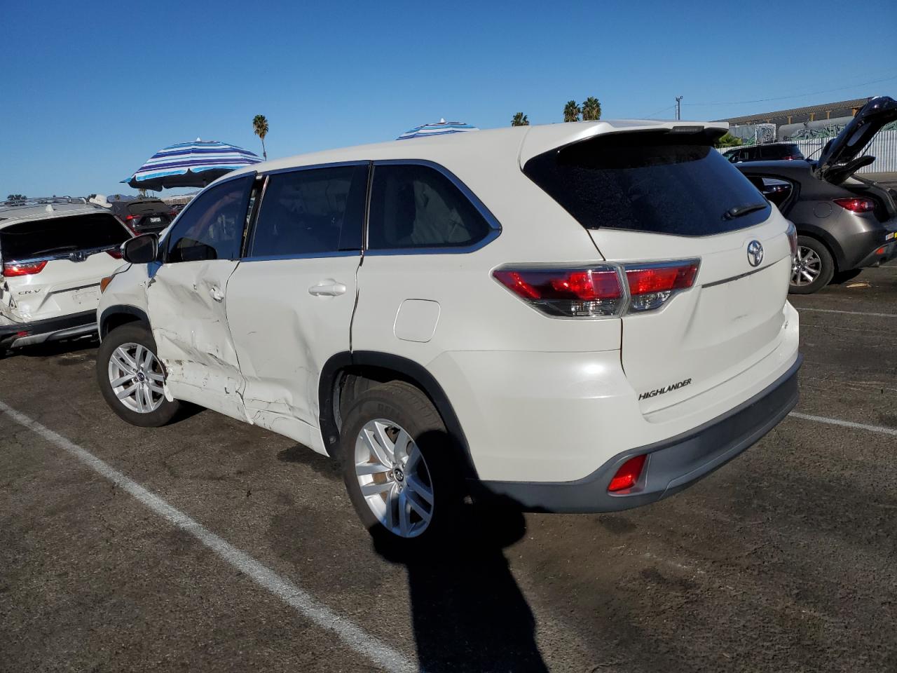 VIN 5TDZARFH6GS018872 2016 TOYOTA HIGHLANDER no.2