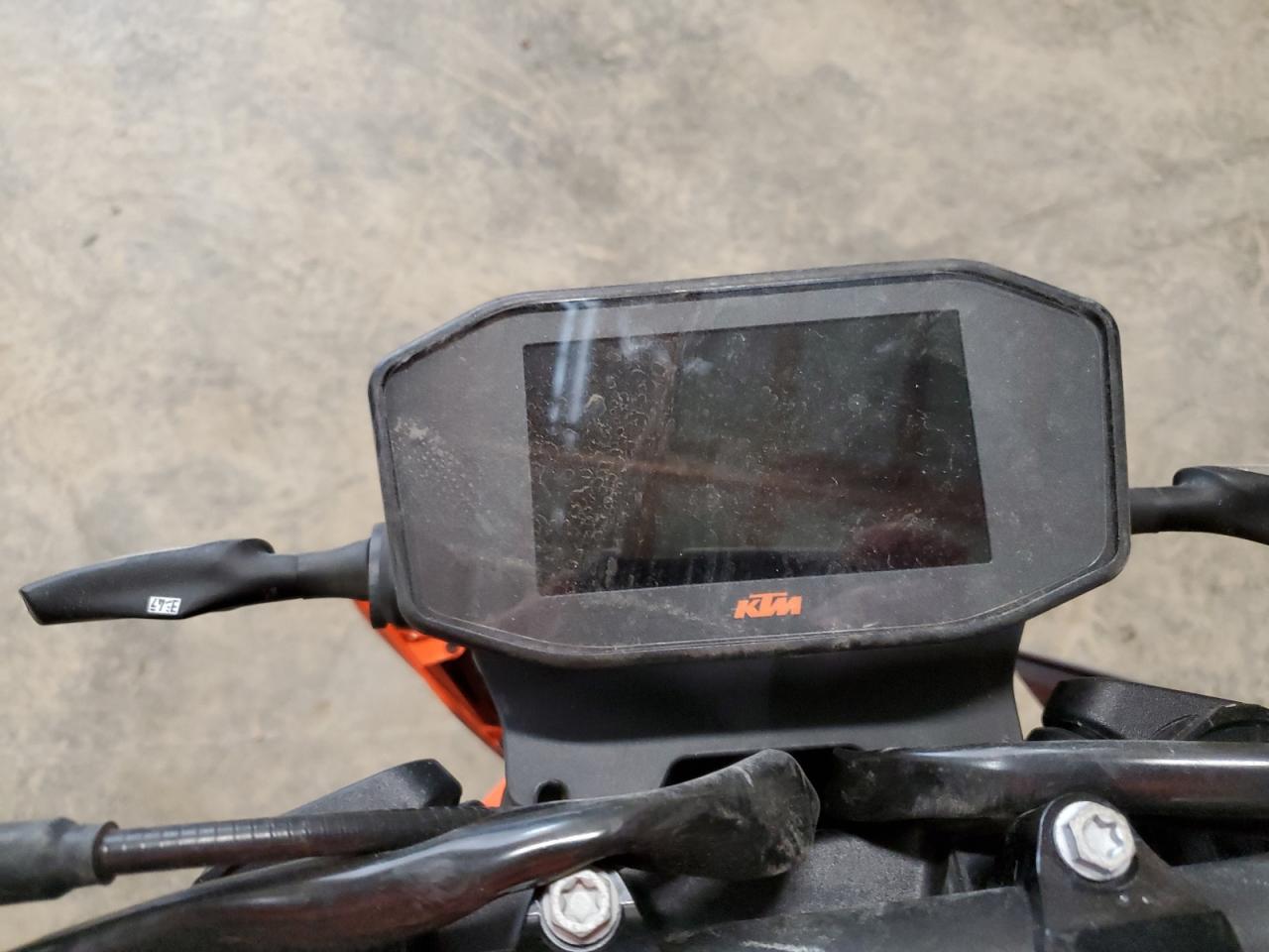 2022 Ktm 890 Duke R VIN: VBKTU9409NM843855 Lot: 76539824