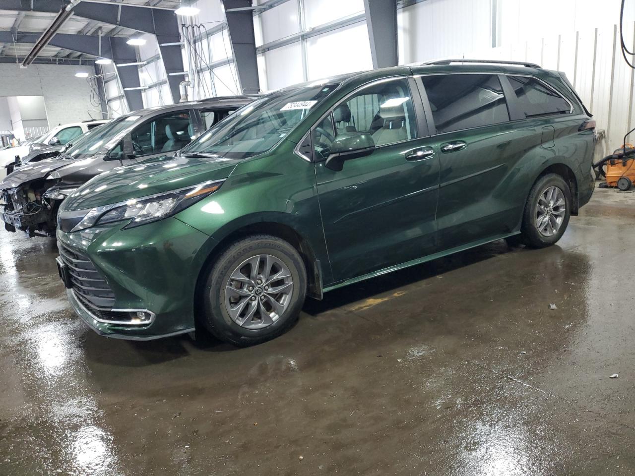 5TDYSKFC7PS077739 2023 Toyota Sienna Xle