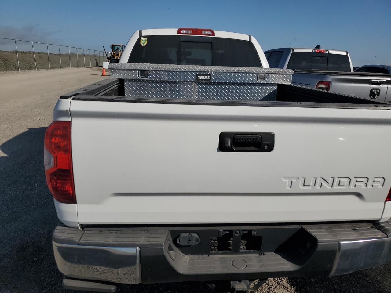 5TFRM5F18FX084142 2015 Toyota Tundra Double Cab Sr