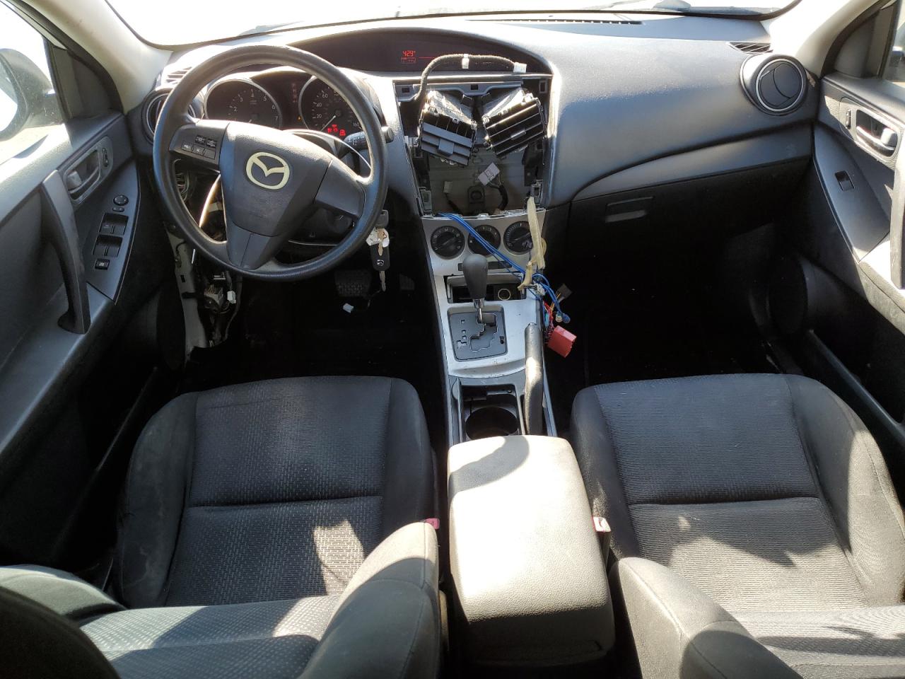 2010 Mazda 3 - Image 8