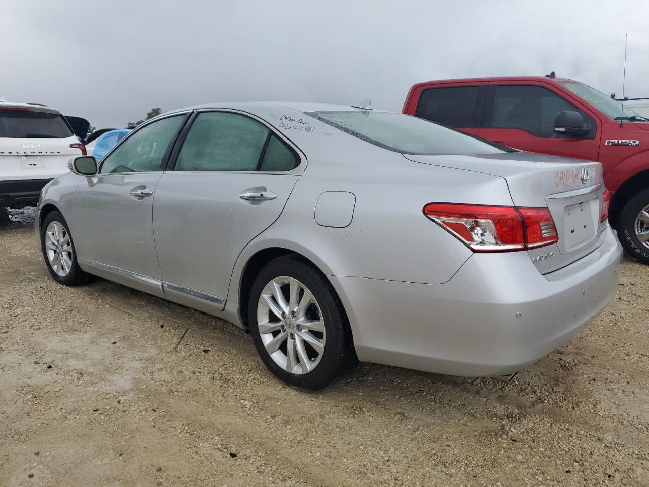 2010 Lexus ES - Image 2