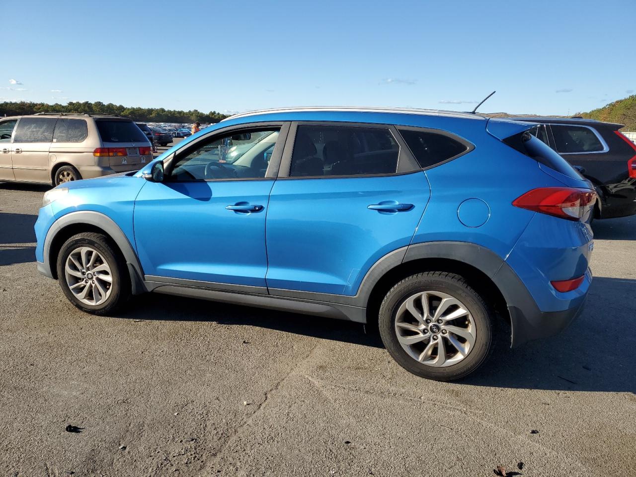 2016 Hyundai Tucson - Image 2