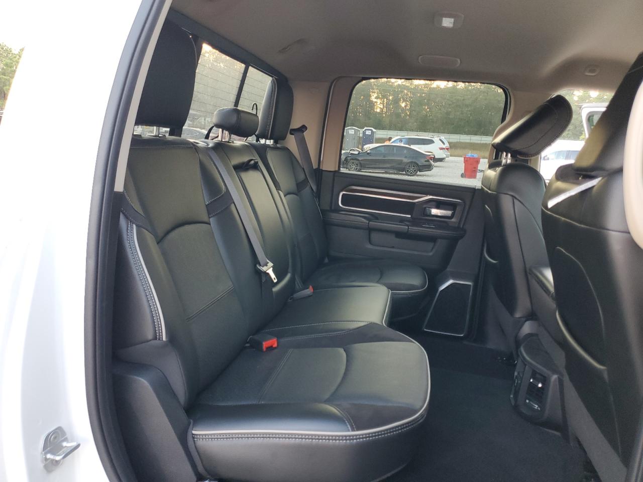 2022 RAM 2500 - Image 10
