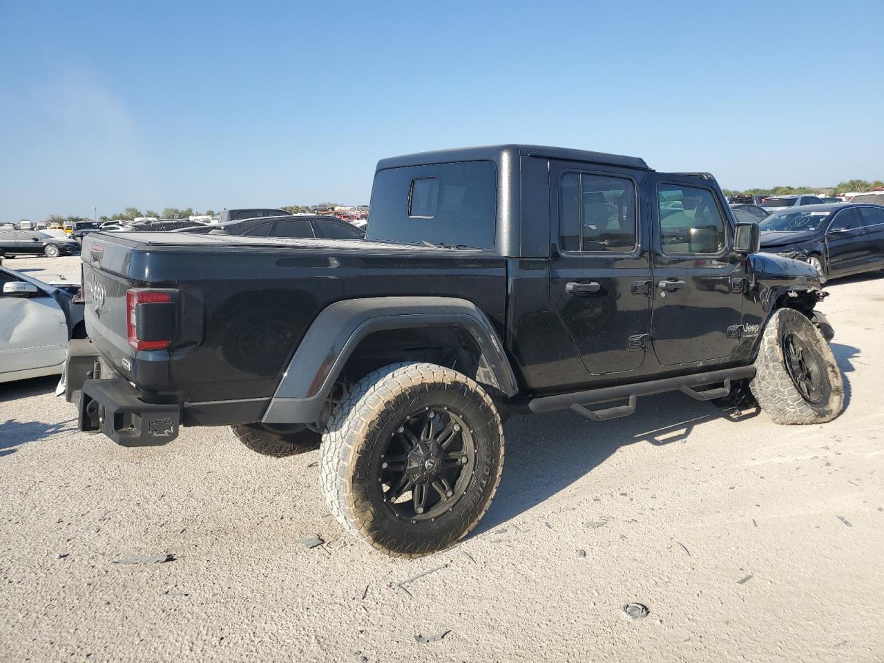 2020 Jeep Gladiator - Image 3