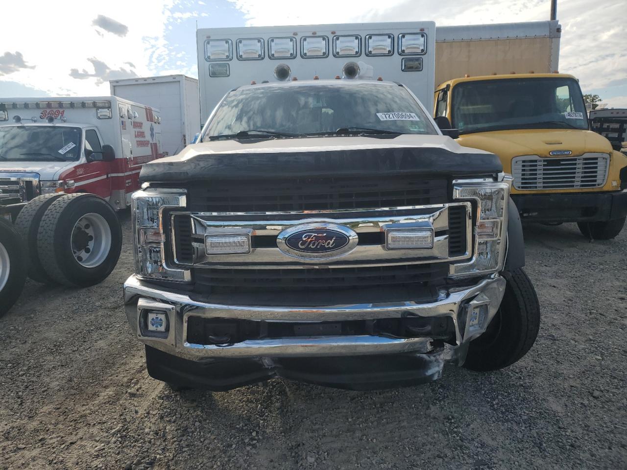 2017 Ford F450 - Image 5