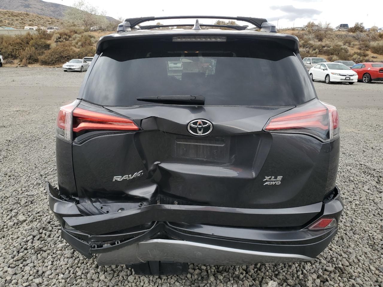 2017 Toyota Rav4 Xle VIN: 2T3RFREV6HW556805 Lot: 76077714