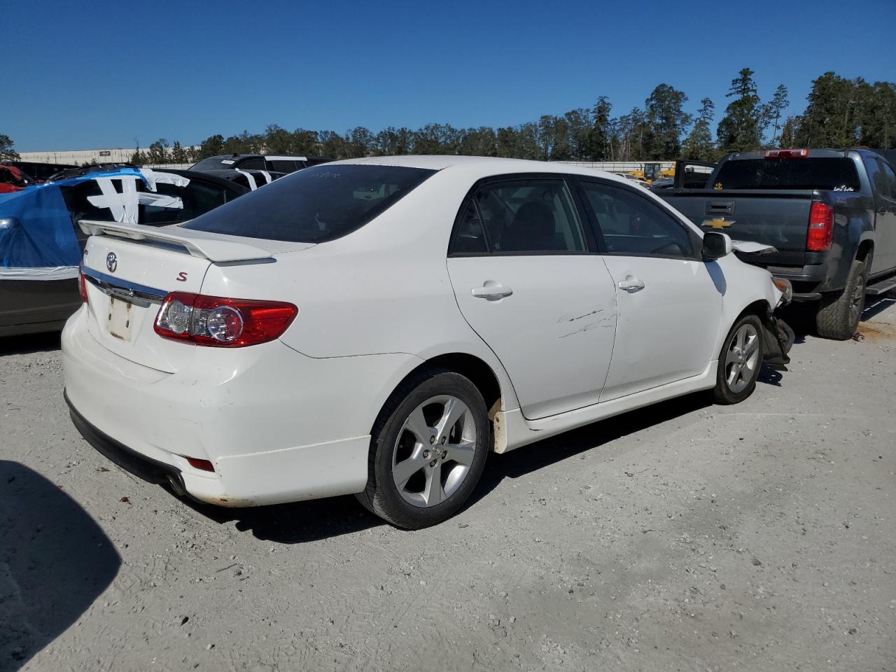 VIN 5YFBU4EE4DP207592 2013 TOYOTA COROLLA no.3