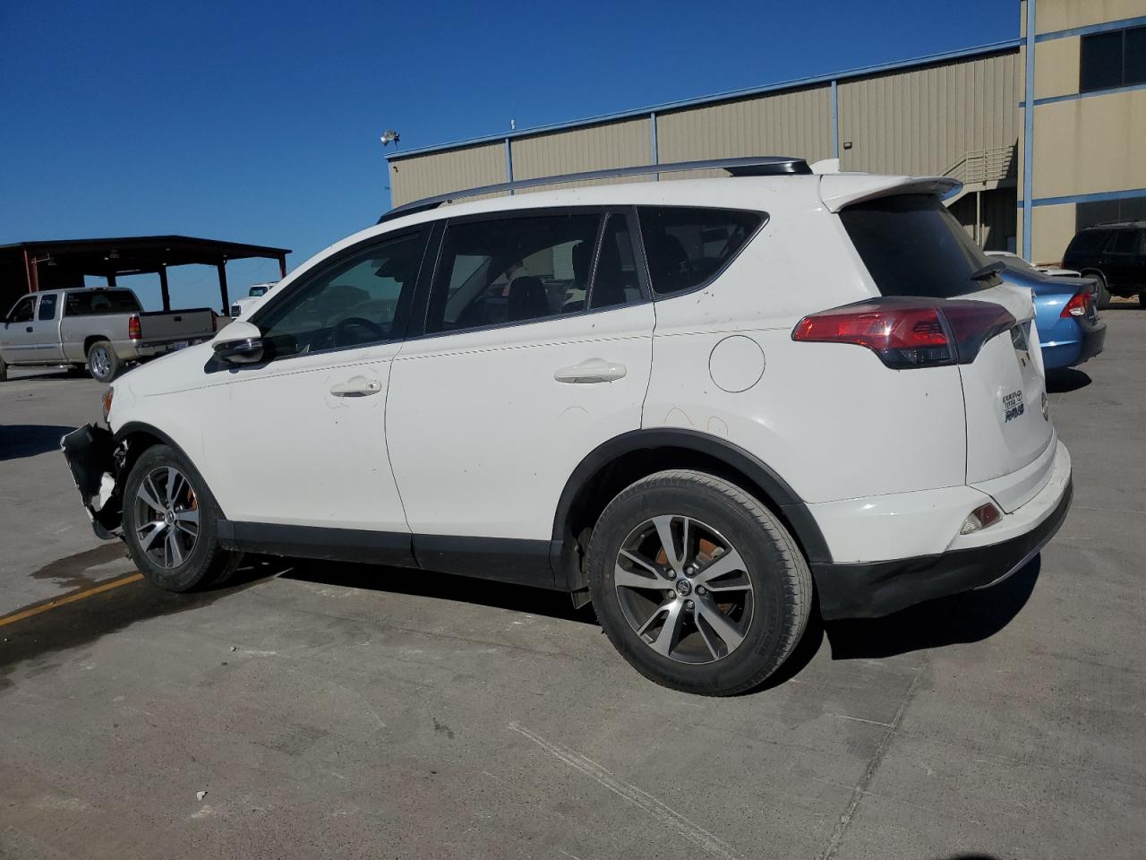 VIN JTMWFREV1JJ208014 2018 TOYOTA RAV4 no.2