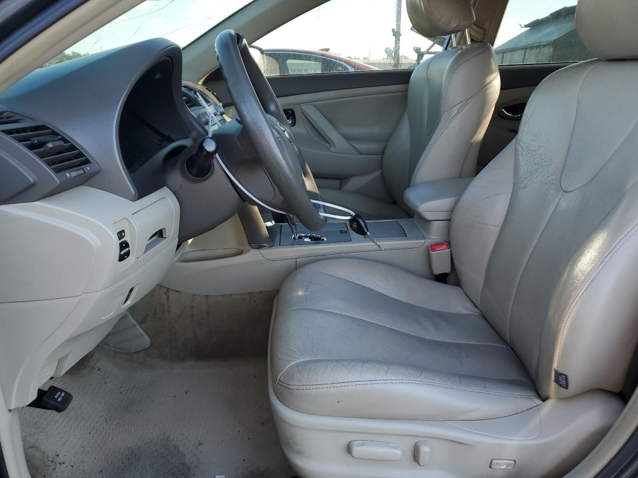 2010 Toyota Camry - Image 7
