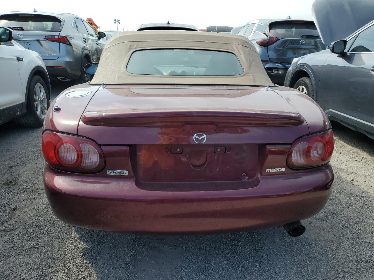 2003 Mazda Mx-5 Miata Base VIN: JM1NB353130302180 Lot: 75589104