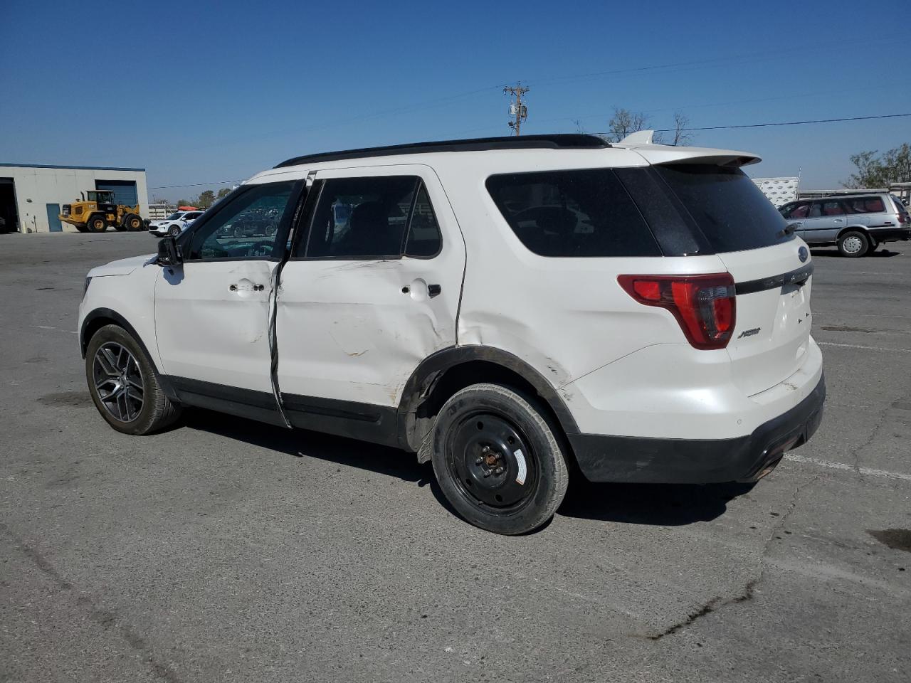 2016 Ford Explorer - Image 2