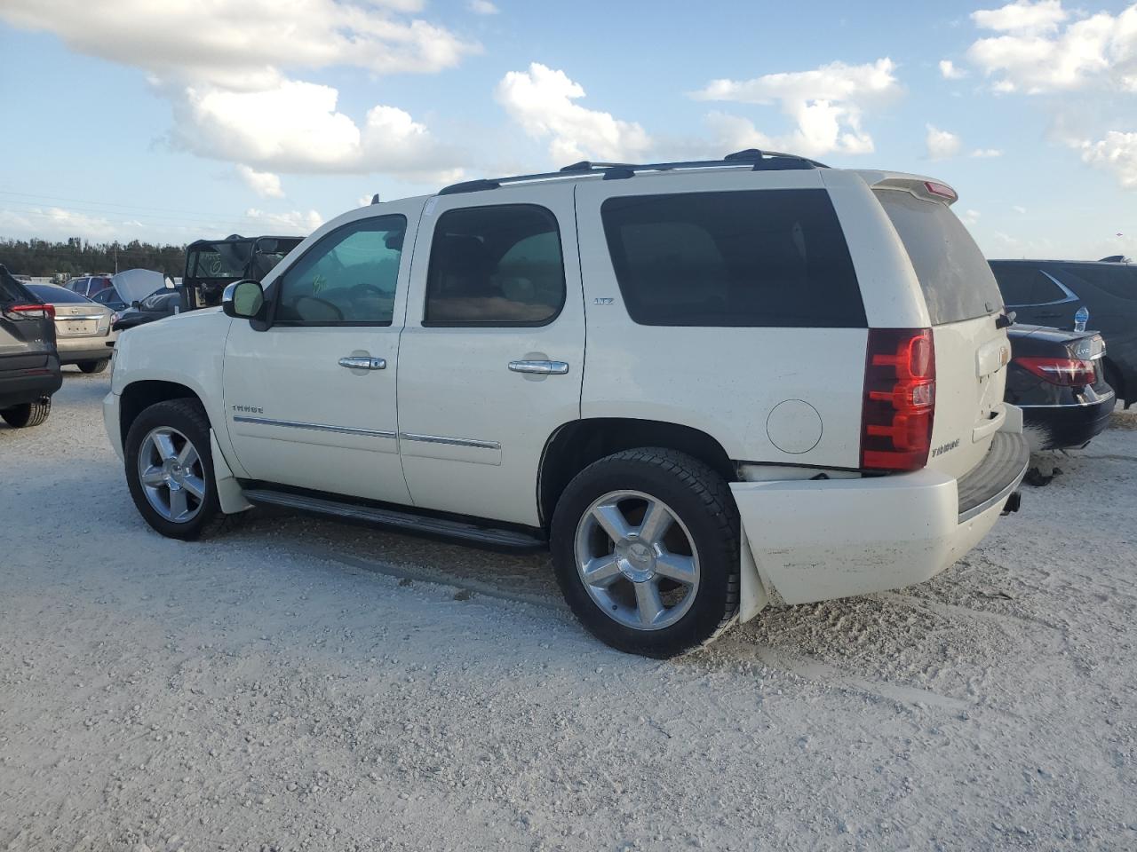 2014 Chevrolet Tahoe - Image 2