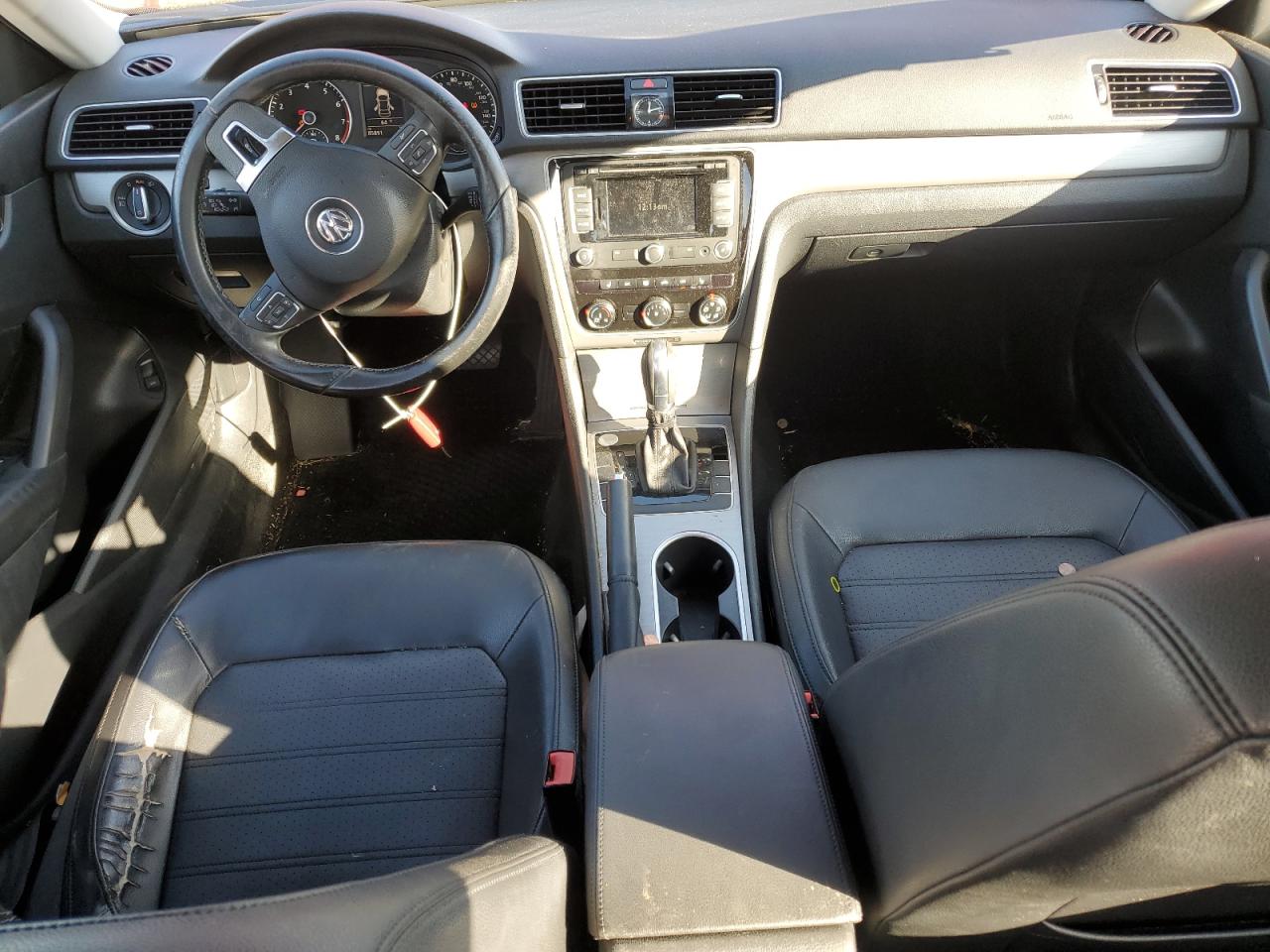2015 Volkswagen Passat - Image 8