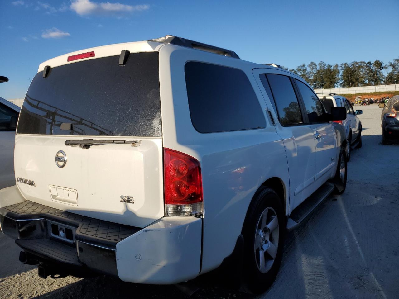 2005 Nissan Armada - Image 3