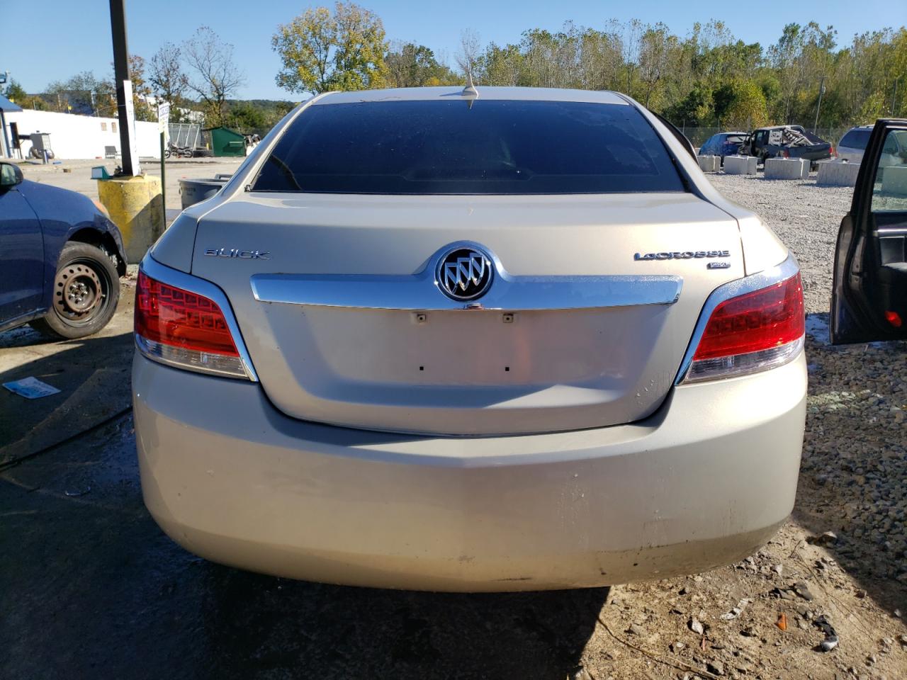 2010 Buick LaCrosse - Image 6