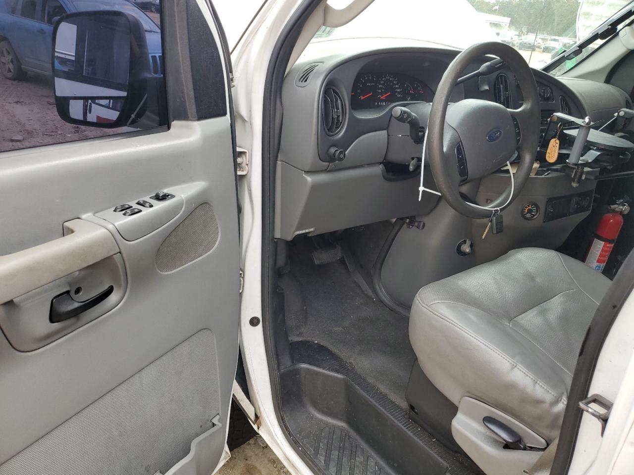2006 Ford Econoline - Image 8