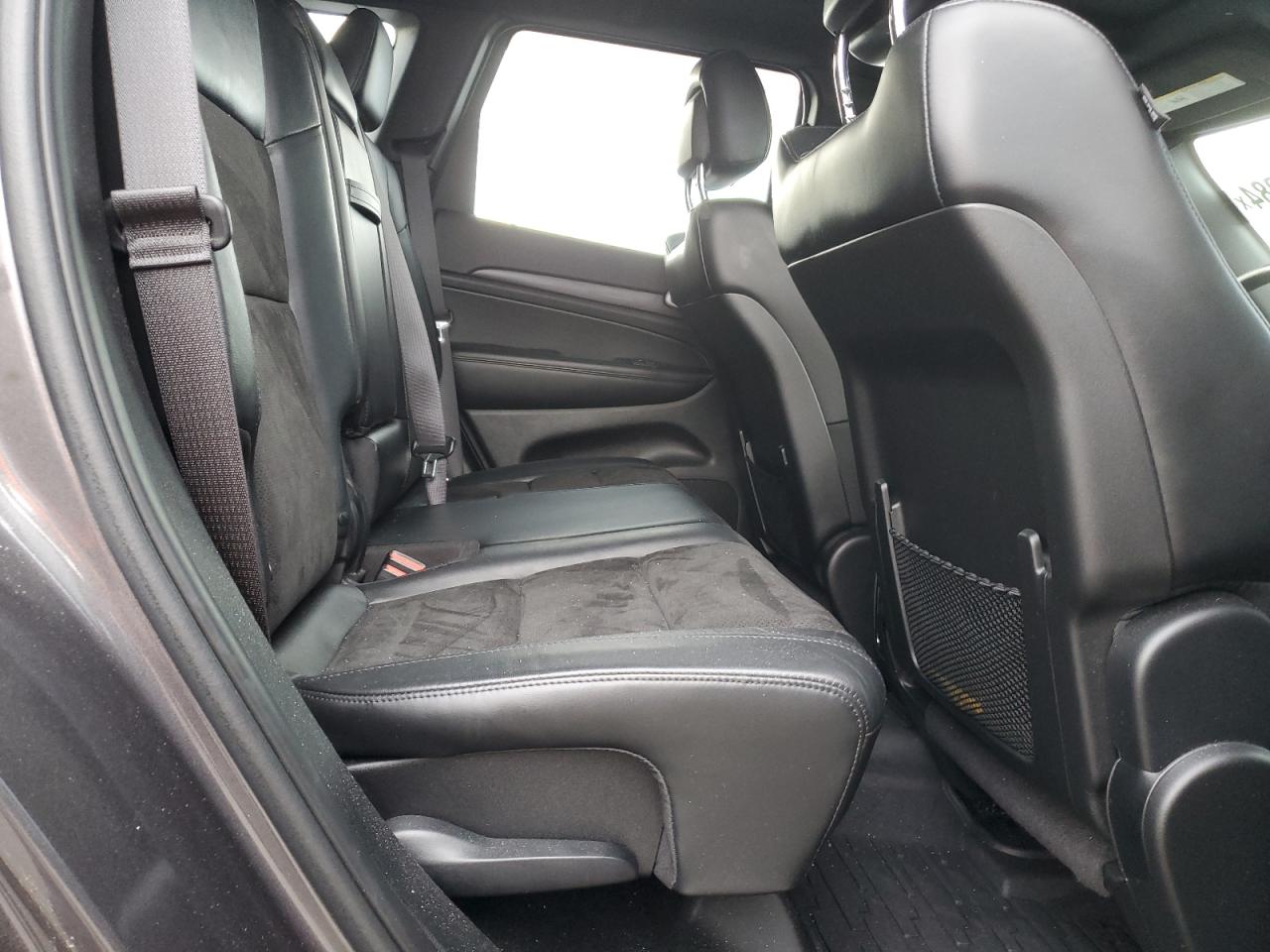 2020 Jeep Grand Cherokee - Image 11