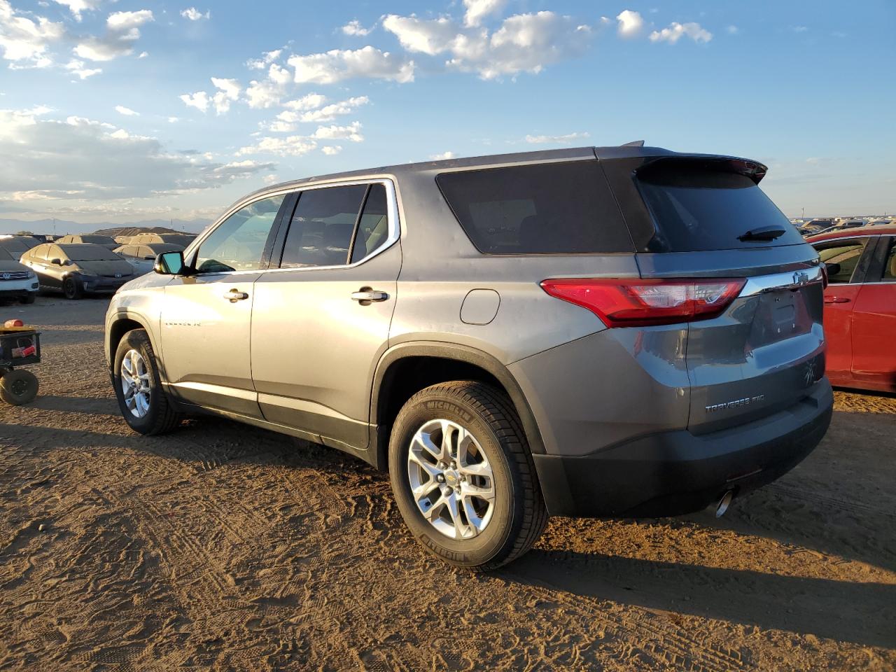2020 Chevrolet Traverse - Image 2