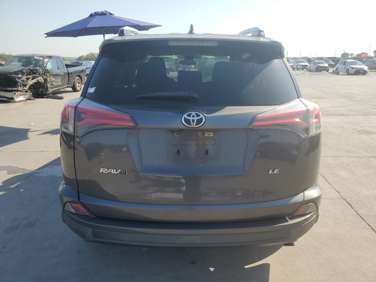 JTMZFREV3HJ102848 2017 Toyota Rav4 Le