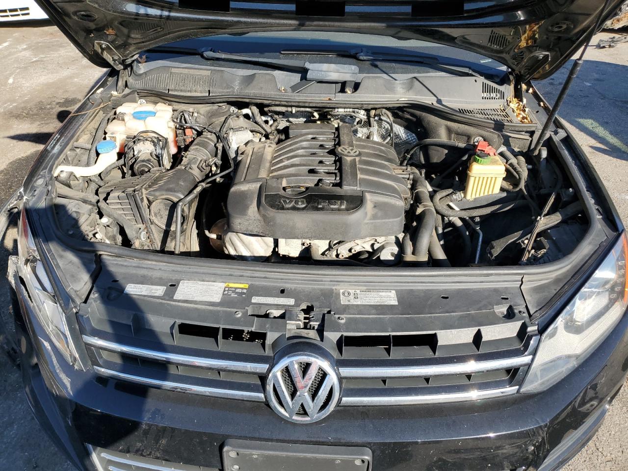 2013 Volkswagen Touareg V6 VIN: WVGEF9BP2DD013233 Lot: 76928704