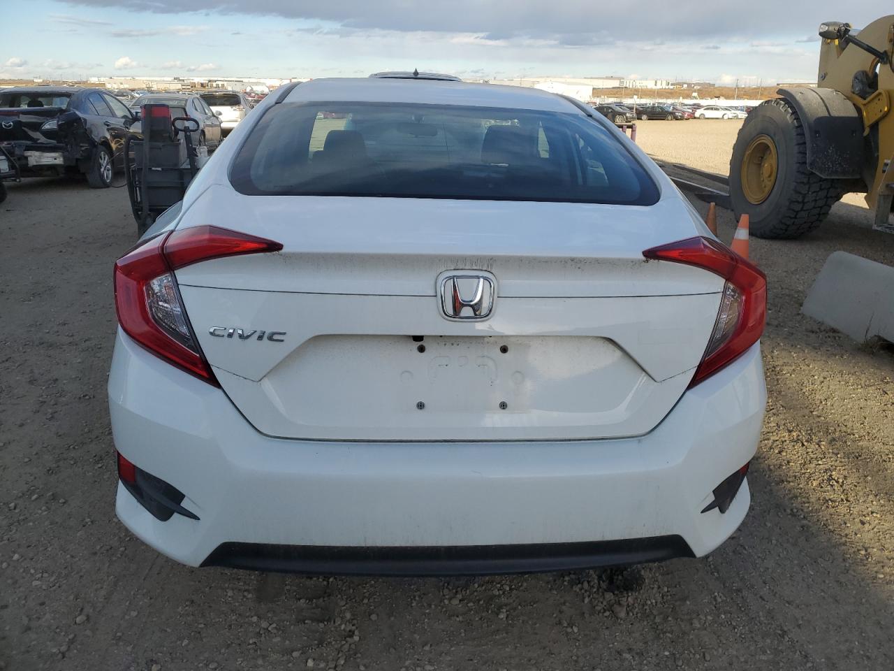 2HGFC2F52GH007717 2016 Honda Civic Lx