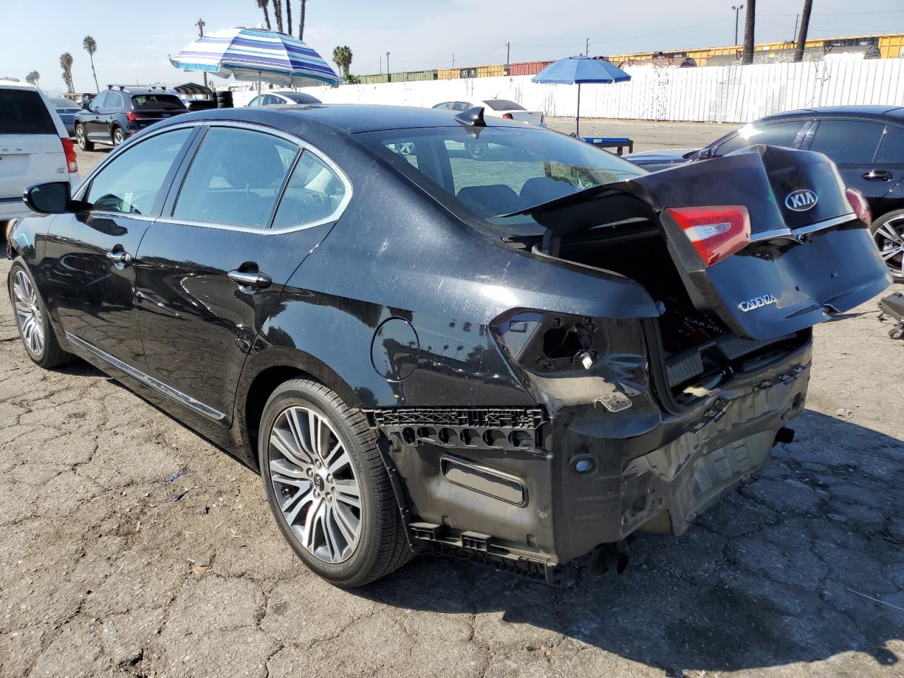 2014 Kia Cadenza - Image 2