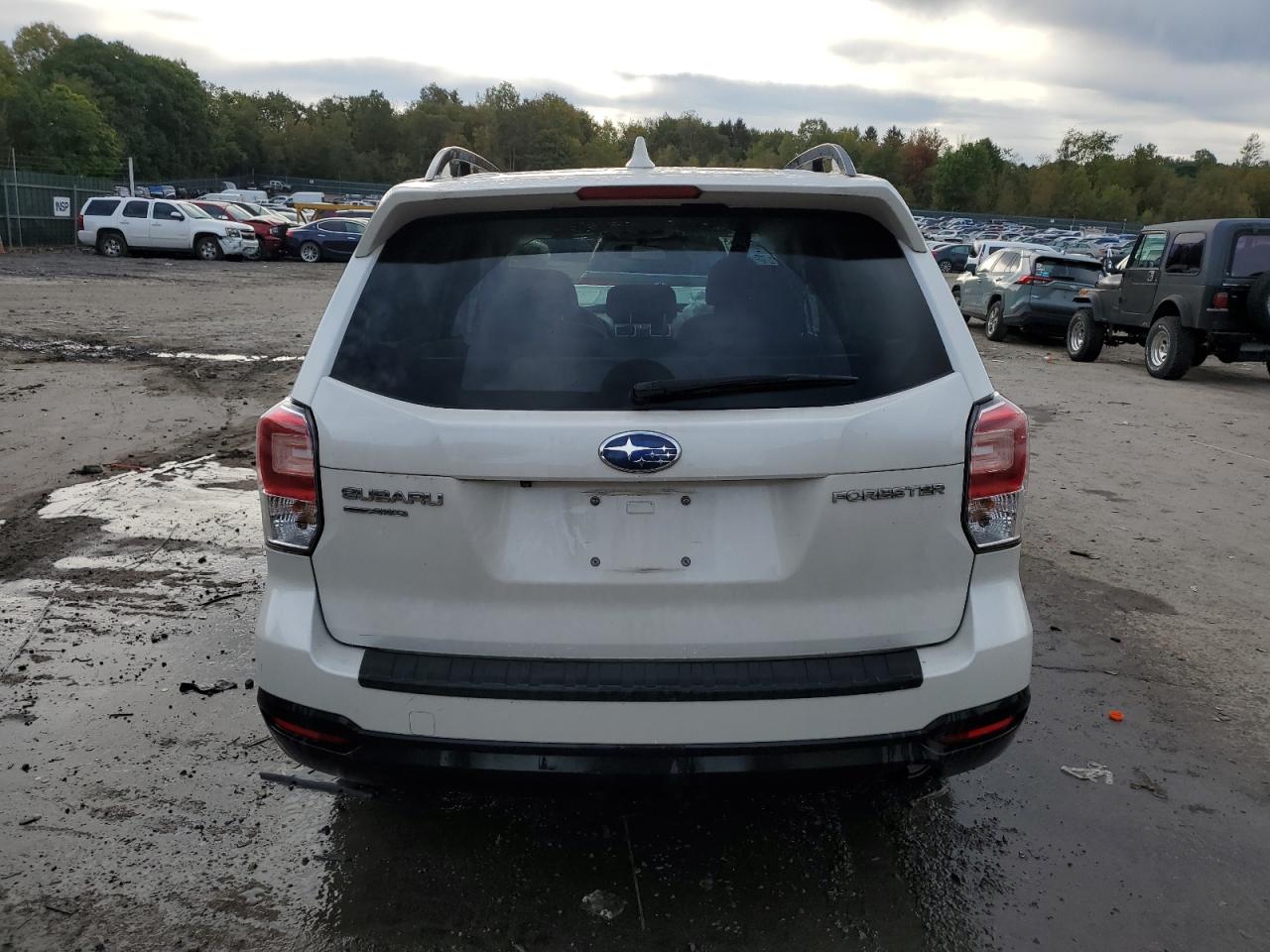 2018 Subaru Forester 2.5I Premium VIN: JF2SJAEC2JH589586 Lot: 73204254