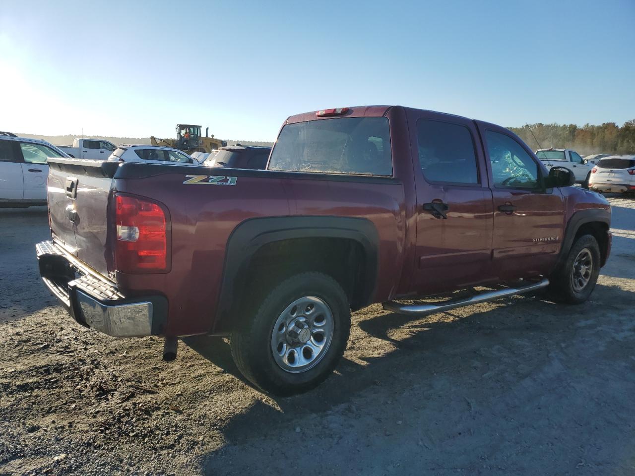 2007 Chevrolet Silverado - Image 3