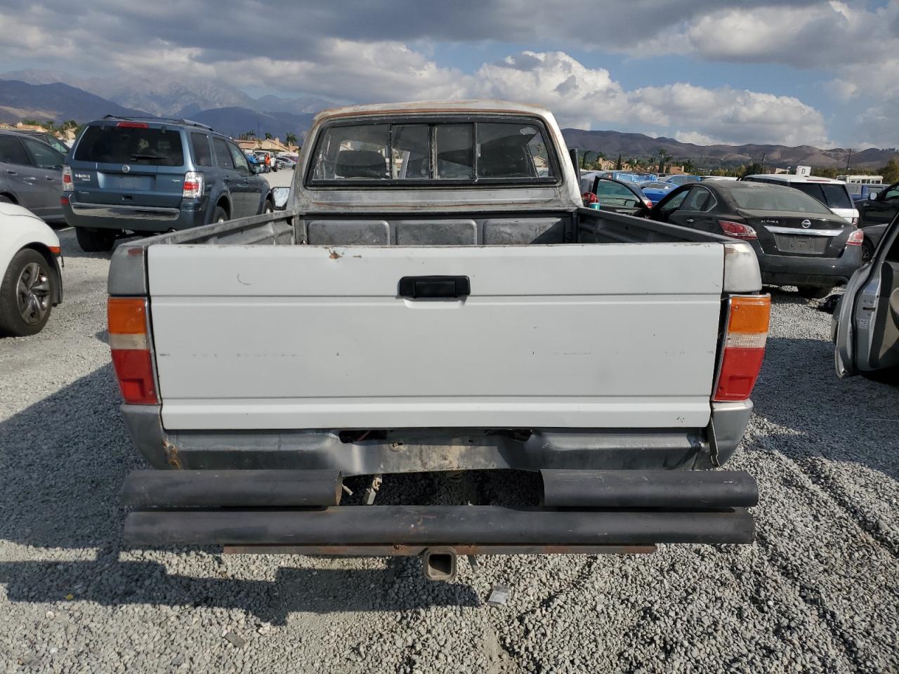 1986 Toyota Pickup Rn63 Sr5 VIN: JT4RN63SXG0011588 Lot: 77680694