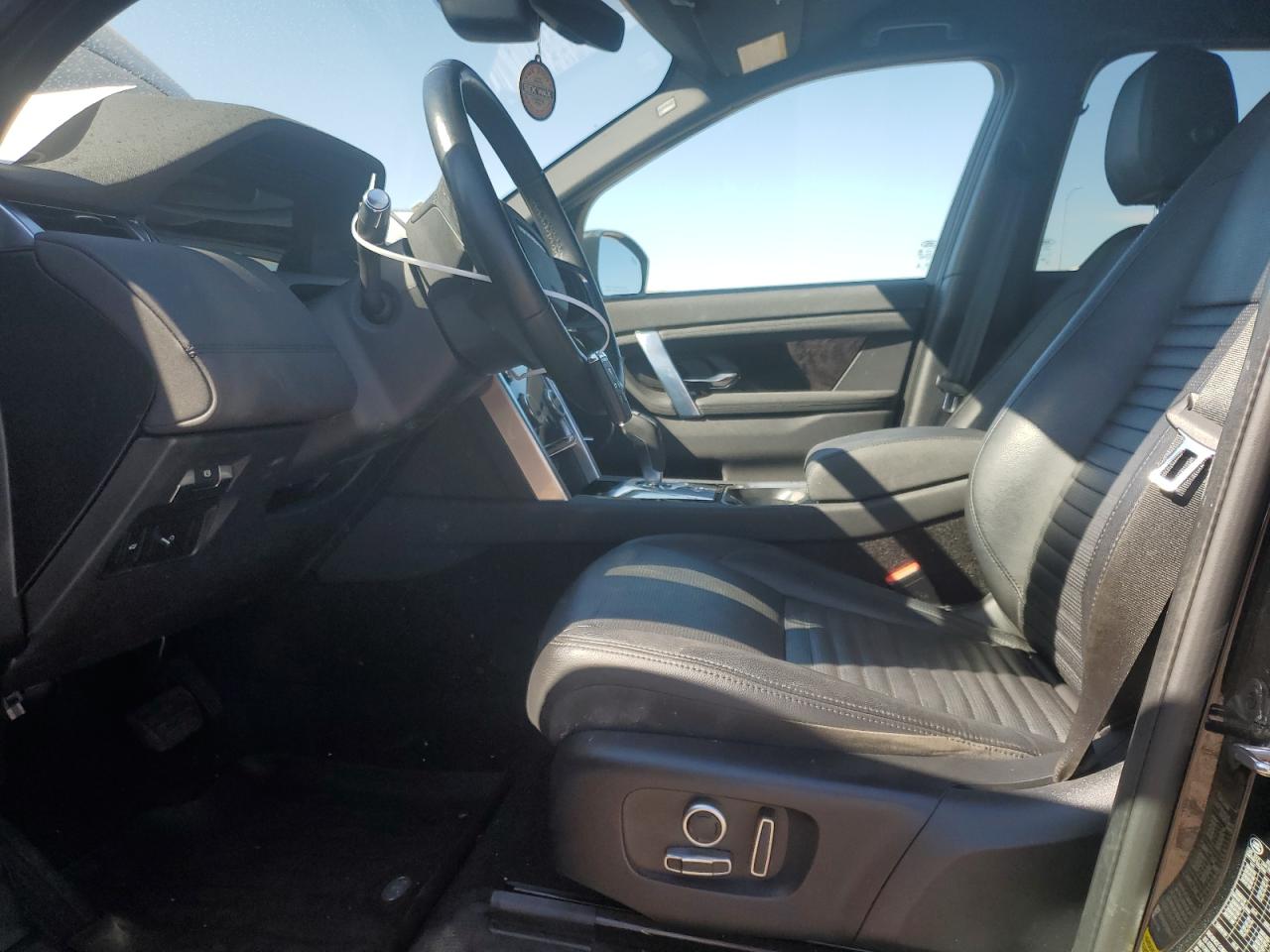 2022 Land Rover Discovery - Image 7