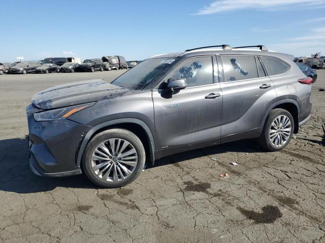 2021 Toyota Highlander Hybrid Platinum